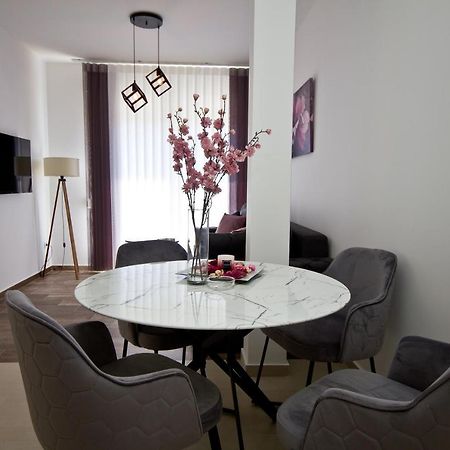 Igman Apartments Tivat Eksteriør billede
