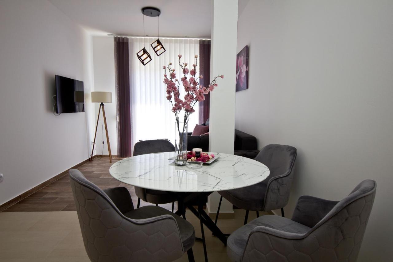 Igman Apartments Tivat Eksteriør billede