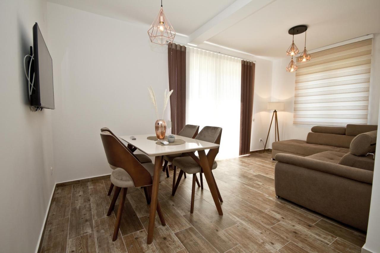 Igman Apartments Tivat Eksteriør billede