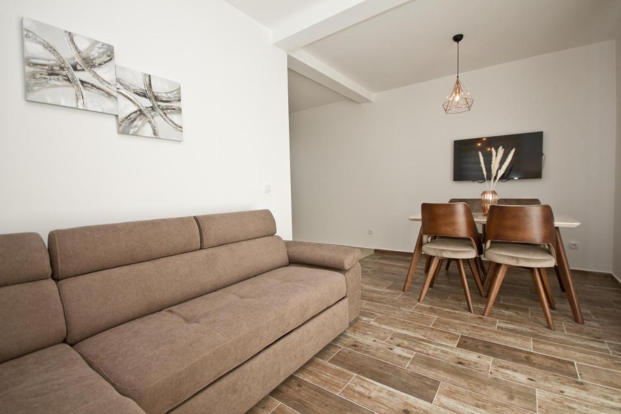 Igman Apartments Tivat Eksteriør billede