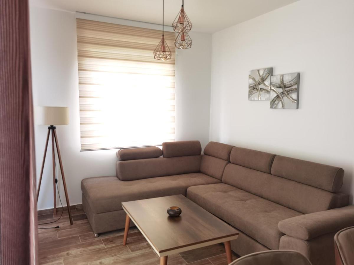 Igman Apartments Tivat Eksteriør billede