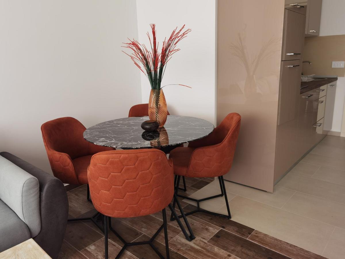Igman Apartments Tivat Eksteriør billede